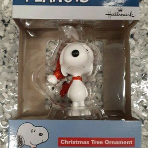 Hallmark SNOOPY RED GLITTER HAT & SCARF PEANUTS